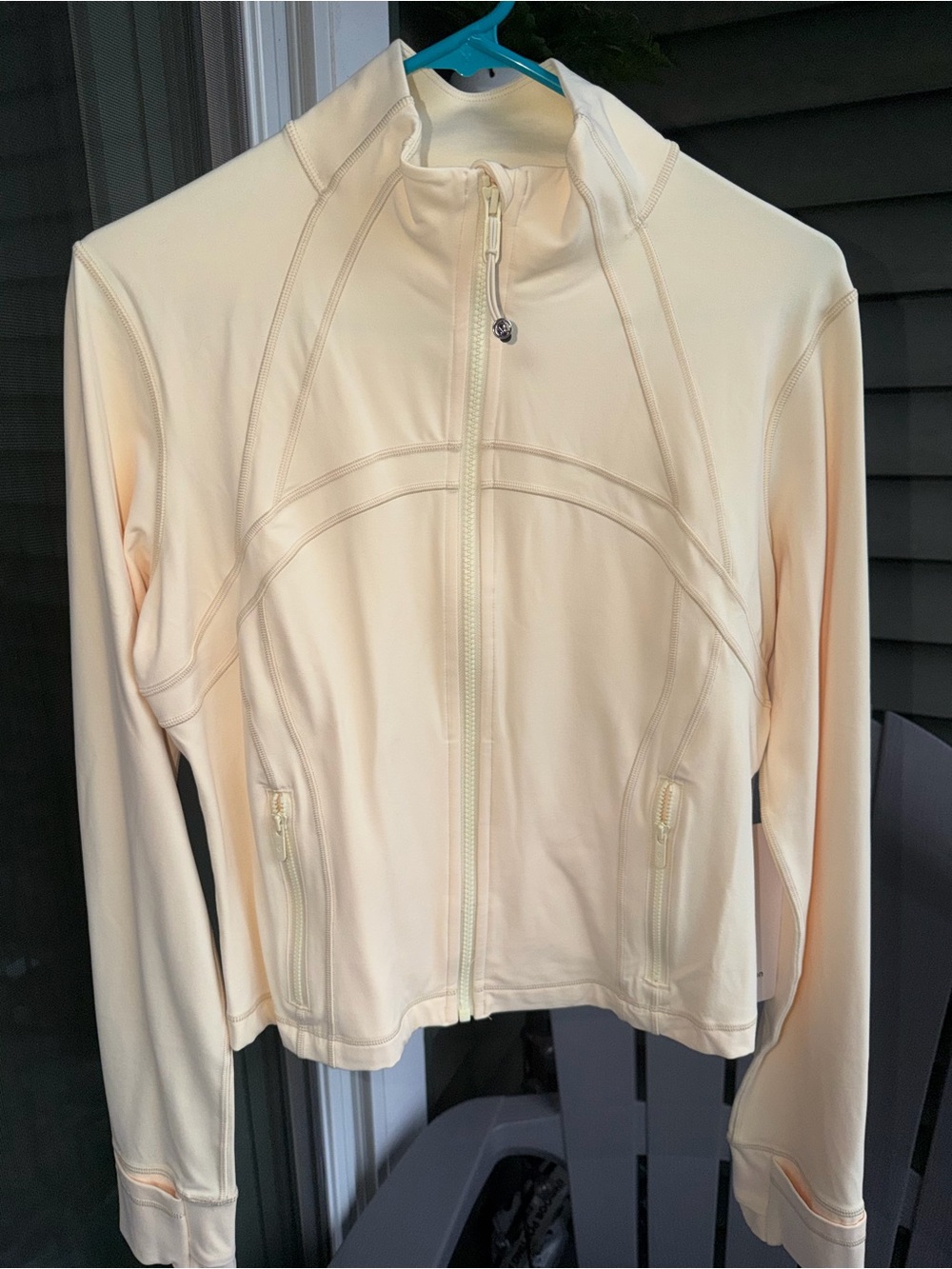 Define cropped jacket buttercream